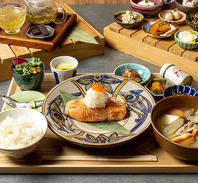 『和食堂ヨロコビノ』が贈る定食