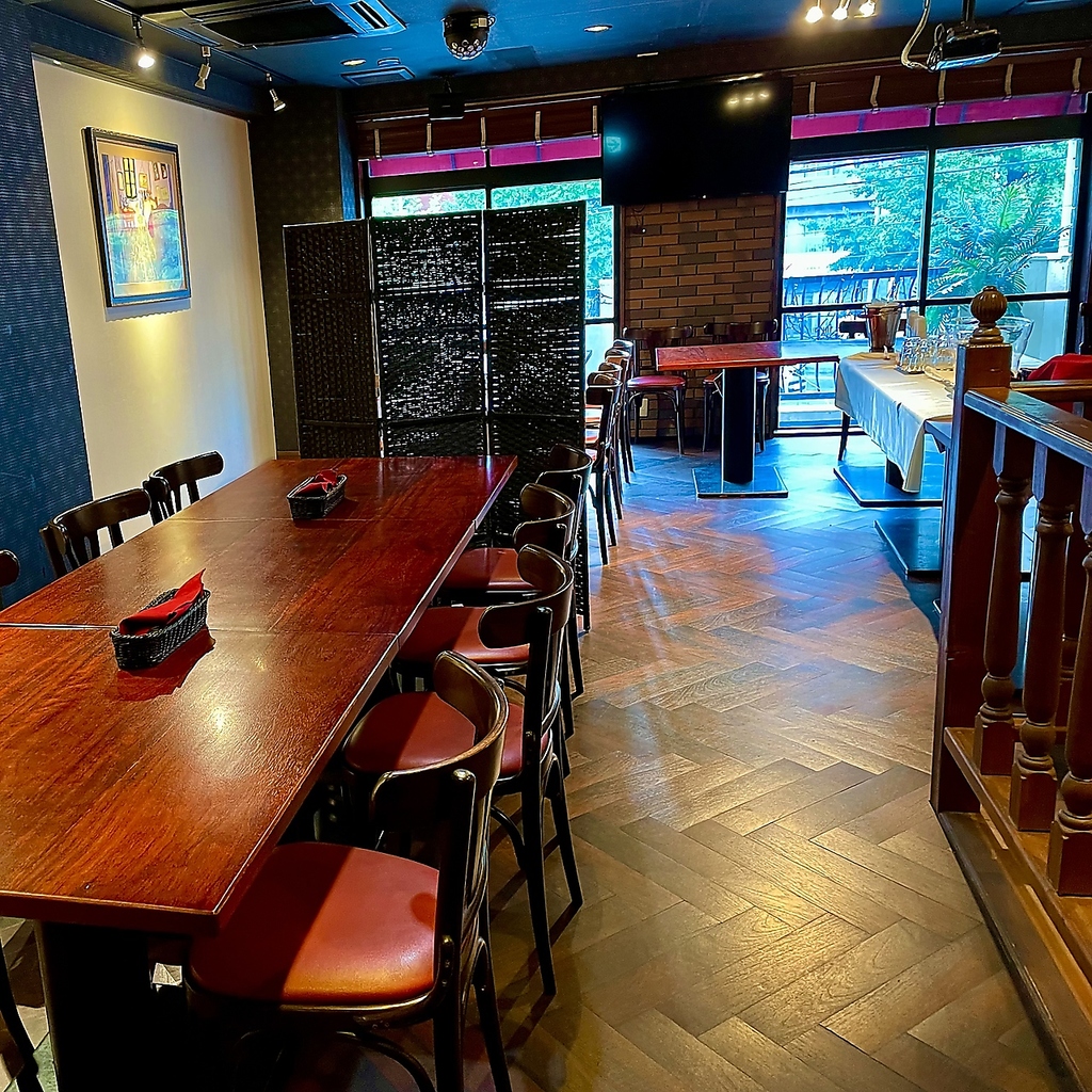 １５名から50名まで貸し切りできる２階パーティー会場