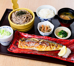 選べるミニ麺と焼魚定食