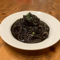 漆黒のイカ墨パスタ