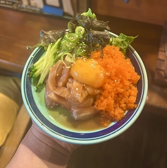 サーモンユッケ