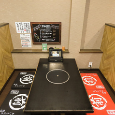 2~4名様まで収容可能な掘りごたつ席