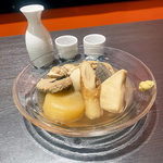 季節に合った料理をご提供★冬場の週末限定でおでんを用意しています