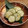 鶏だけではなく、野菜も炭火でさらに美味しく。ズッキーニや原木椎茸、ヤングコーン、丸ごとピーマン、長芋などを備長炭でじっくり焼き上げます。強い火力で表面を香ばしく仕上げながら、野菜本来の水分・甘み・旨みをぎゅっと凝縮。シンプルだからこそ感じられる素材の美味しさと、炭火ならではの香りをご堪能くださ