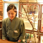 いつも活気ある店内で！てんやの看板娘がついに店長に!!