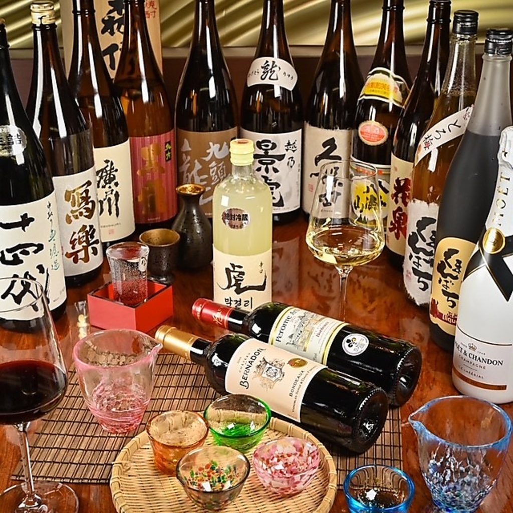 福島県で有名な日本酒を取り揃えております。人気の「くまんばち」もご用意。ぜひお試しくださいませ