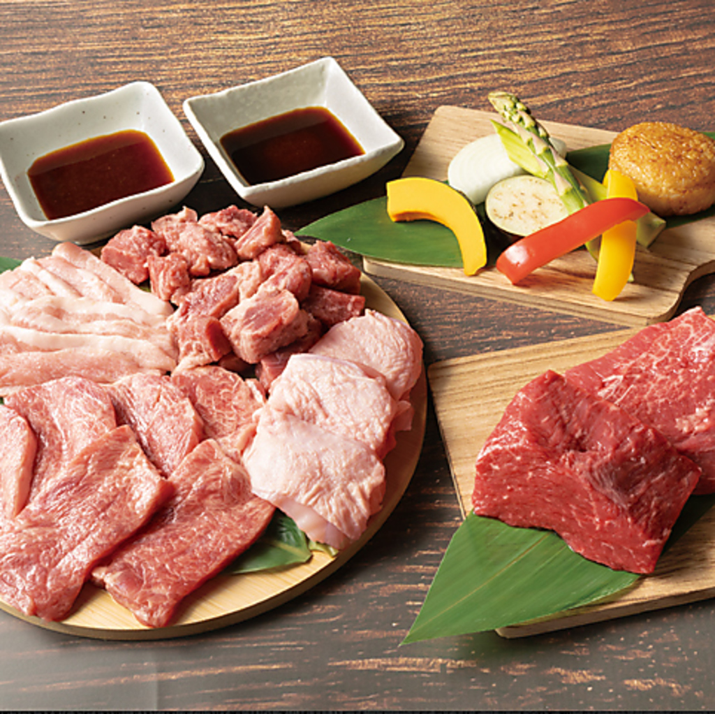 女子会などちょっと特別な集まりには厚切り牛ロースも贅沢に楽しめるおすすめプランもあります！