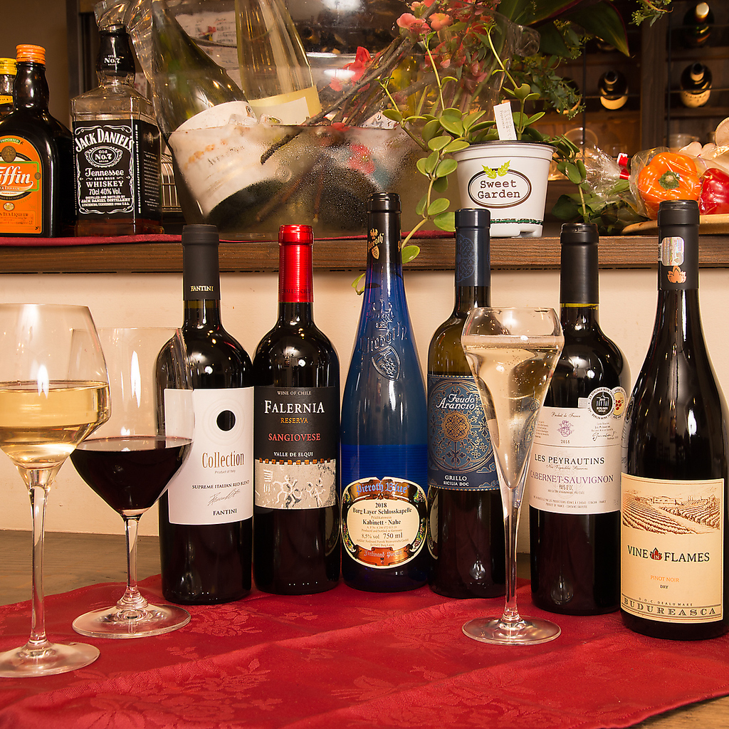 赤・白・スパークリング・ロゼのグラスワインは500円でご提供◎お好みでお選びください♪