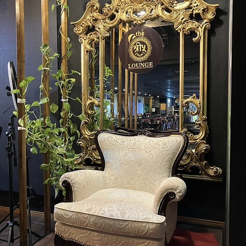 the Shree5 Lounge U X[p` EW