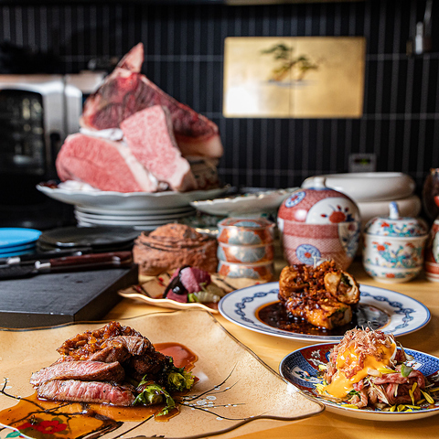 肉割烹出身の店主が目利き。厳選された和牛とクラフトジンをカウンターで満喫。