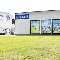 広場隣接でお子様連れでも安心