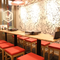 テーブル席は10卓ございます!!人数に応じて4名席~16名席などテーブルの配置は変更できます◎