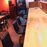 カウンター席を完備◎恋人とのお食事や、お一人様でのご利用に最適です。