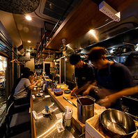 【ライブ感を楽しむカウンター】調理を目の前で楽しめる