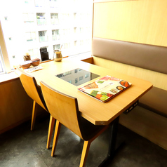 ゆったりと寛ぎながら過ごせるお席は、ご家族・ご友人とのお食事や各種ご宴会にもオススメです！
