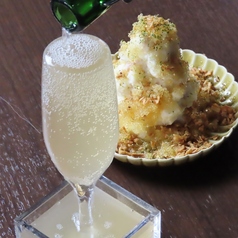 メルカートと言えばこれ！こぼれスパークリングワイン