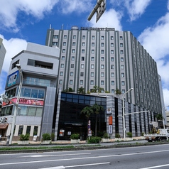 ロイヤルホスト那覇国際通り店の外観1