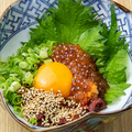 料理メニュー写真&nbsp;贅沢！イクラ乗せ馬肉ユッケ