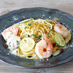 すだち香る海老の大葉クリームパスタ