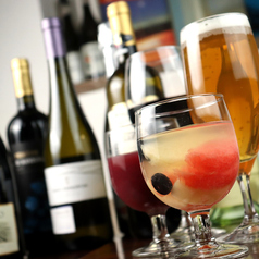 ワインは全てイタリア産。料理と相性良く気分も上がる。