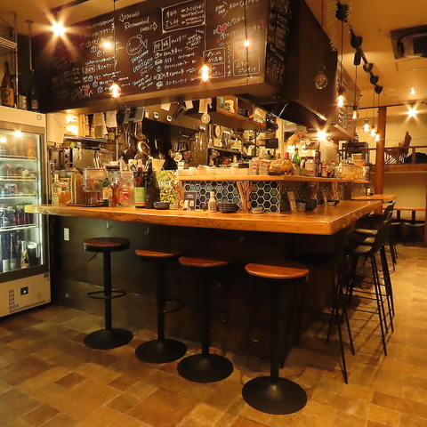 朝締めの新鮮なお刺身や魚串 炉端焼き　日本酒からフルーツサワー迄取り揃える居酒屋