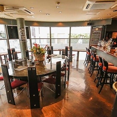 【喫煙席】テーブル席C/チャージ料金：330円(税込)/人