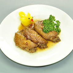 豚耳の醤油味/砂肝塩漬け/豚耳の辛口和え/手羽先(3本)/みつば豆腐千切り和え/スモックダック/野菜サラダ
