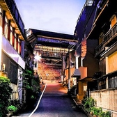 JR鹿児島本線の門司港駅から徒歩わずか8分。また、平成筑豊鉄道の九州鉄道記念館駅からはなんと徒歩3分！観光スポットへのアクセスも抜群です！親子連れや観光客、ビジネスでのご利用にも非常に便利なロケーションです◎周辺には、門司港レトロや美しい海の景色も広がり、お食事前後に散策を楽しむこともできます。