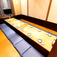 【自慢の個室座敷】八潮駅南口より徒歩1分の好立地♪お座敷の個室をご用意♪靴を脱いでゆったりと…大人数の打ち上げや会社宴会、同窓会、お子様連れの宴会やにもおすすめです。仕切りで移動できますので、ご人数に合わせて10名様程度～個室としての利用もOKです。