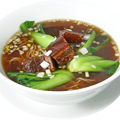ボリュームたっぷり人気の麺料理も！