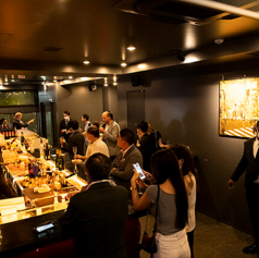 R1 TOKYO アールワントーキョー Bar&Restaurantの雰囲気1