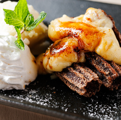 クリームブリュレのチュロススティック アイス添え