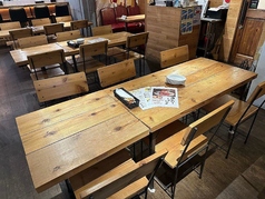 ご家族でのお食事やご友人とのお食事、デートにも最適な4名掛けテーブルをご用意!落ち着いた雰囲気の店内でごゆっくりとどうぞ♪