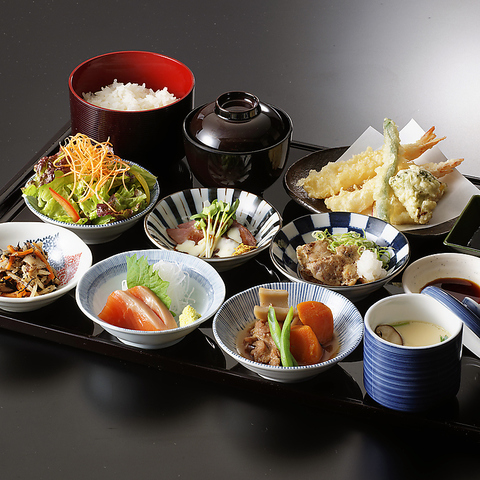 少人数向けBOX席から半個室,団体向けの座敷迄有！旬のランチ・季節メニューが愉しめる