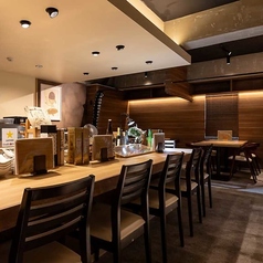 職人の技を目の前で。旬の食材を目で見て舌で味わう。