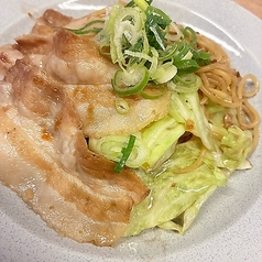 ぶた丼のタレで作る炭焼きパスタ