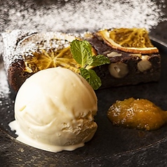 くるみと季節フルーツのブラウニー