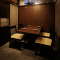 【喫煙可能の個室】当店の個室では紙タバコも喫煙可能となっております。デート、合コン、接待などの各種ご宴会に合った個室をご案内。幹事様必見のお得なコースもご用意しております。飲み放題付きに変更することも可能！少人数様から貸し切りまで幅広く対応しておりますので、ご宴会のご予約をお待ちしております。