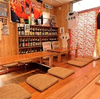 テーブル、座敷、掘りごたつ席がありゆったりくつろげる