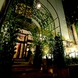 緑のアーチがお出迎え。恵比寿の隠れ家レストラン