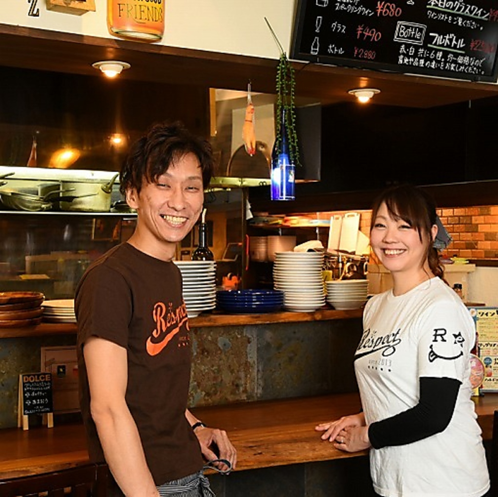 笑顔と温かい接客が自慢。初めてでも居心地のよさを感じる、街の“憩いバール”。