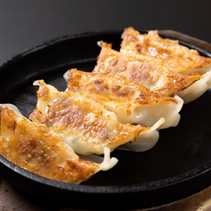 鉄板肉餃子