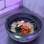 韓国冷麺や辛ラーメンなど〆にピッタリのメニューも多数ご用意！飲んだあとはこれで決まり♪