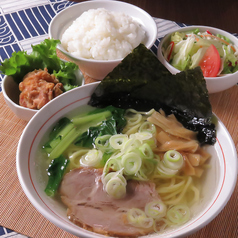本格＆定番！麺とご飯が選べるランチ