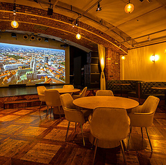 円卓 2～6名様でご利用可能です。