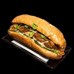 焼き鶏肉バインミー