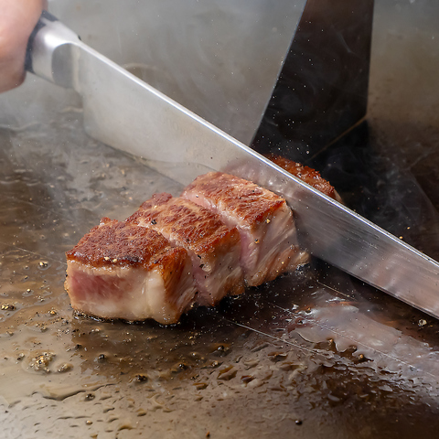 熟練シェフにより厳選された最高級の神戸ビーフや有機野菜などが存分に楽しめるお店！