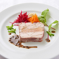 昼から優雅に味わう本格ランチコースを当店でご堪能あれ