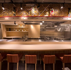 【カウンター席：10席】