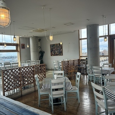 当店の貸切は最大50名様まで収容可能で、特別なイベントやパーティーに最適なスペースをご提供します。プライベートな空間で、気兼ねなくお楽しみいただけるため、誕生日や結婚式の二次会、企業の懇親会など様々なシーンに対応可能です。お気軽にお問い合わせいただき、素敵なひとときを演出してください。